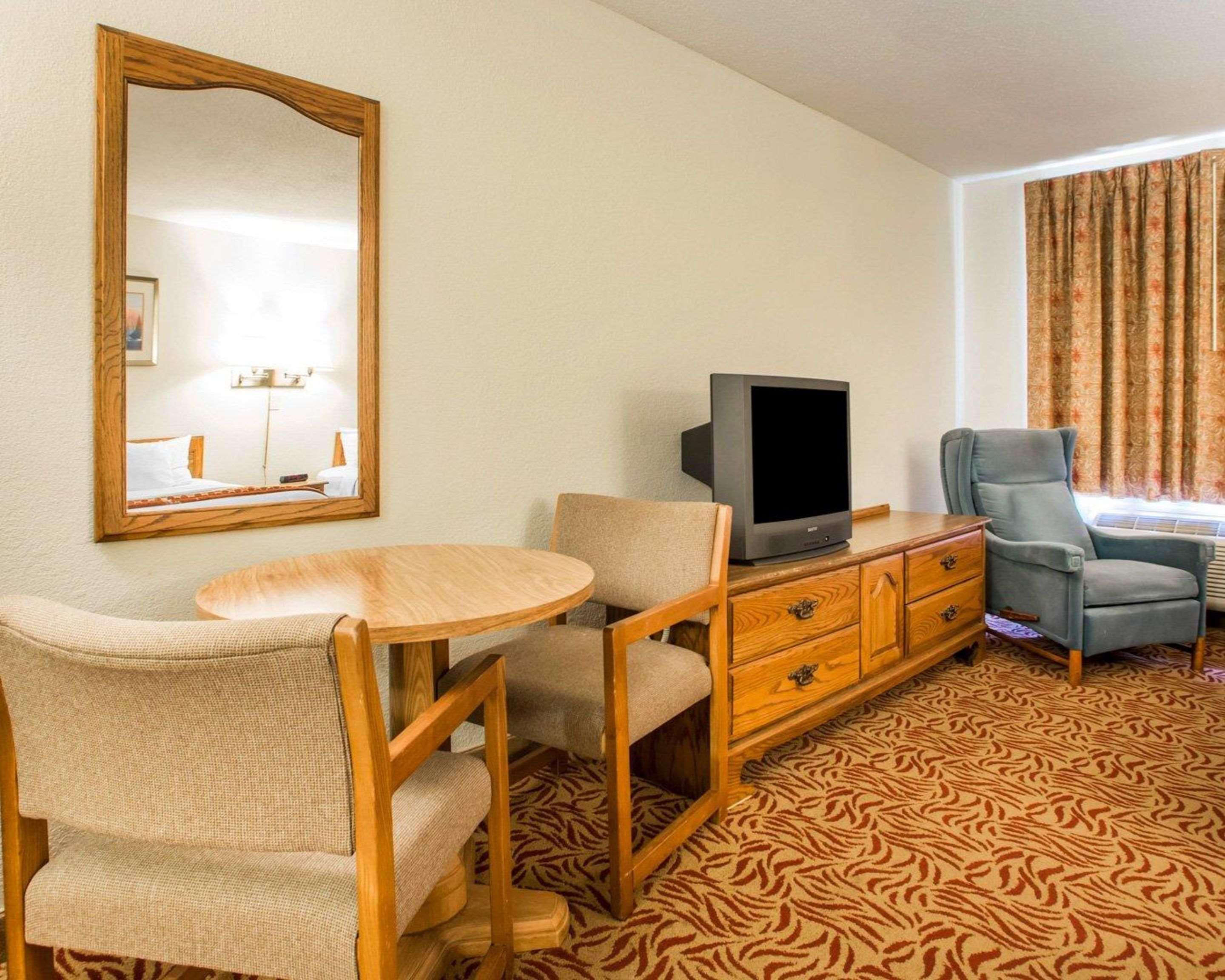 University Inn & Suites Stevens Point Exteriér fotografie