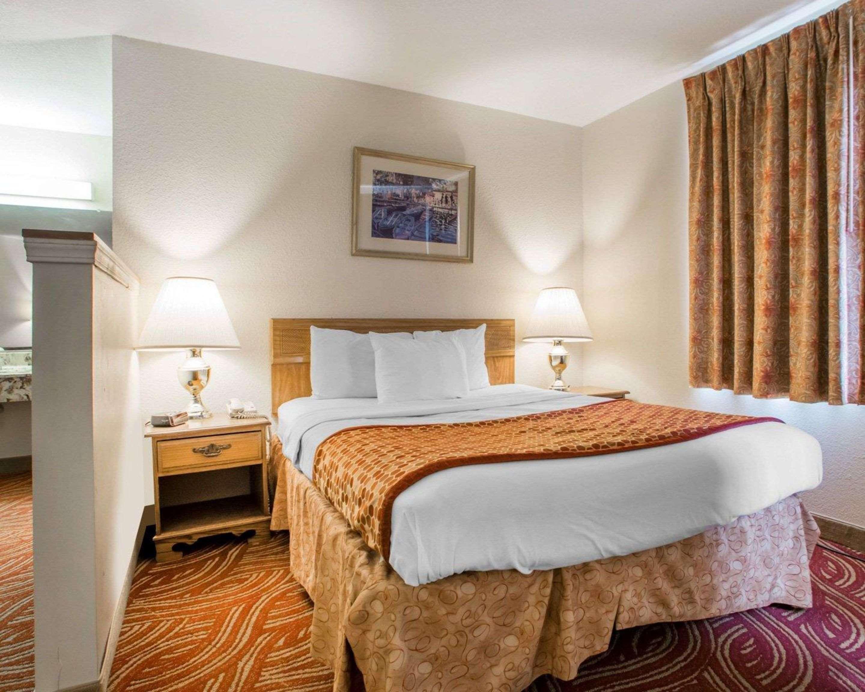 University Inn & Suites Stevens Point Exteriér fotografie