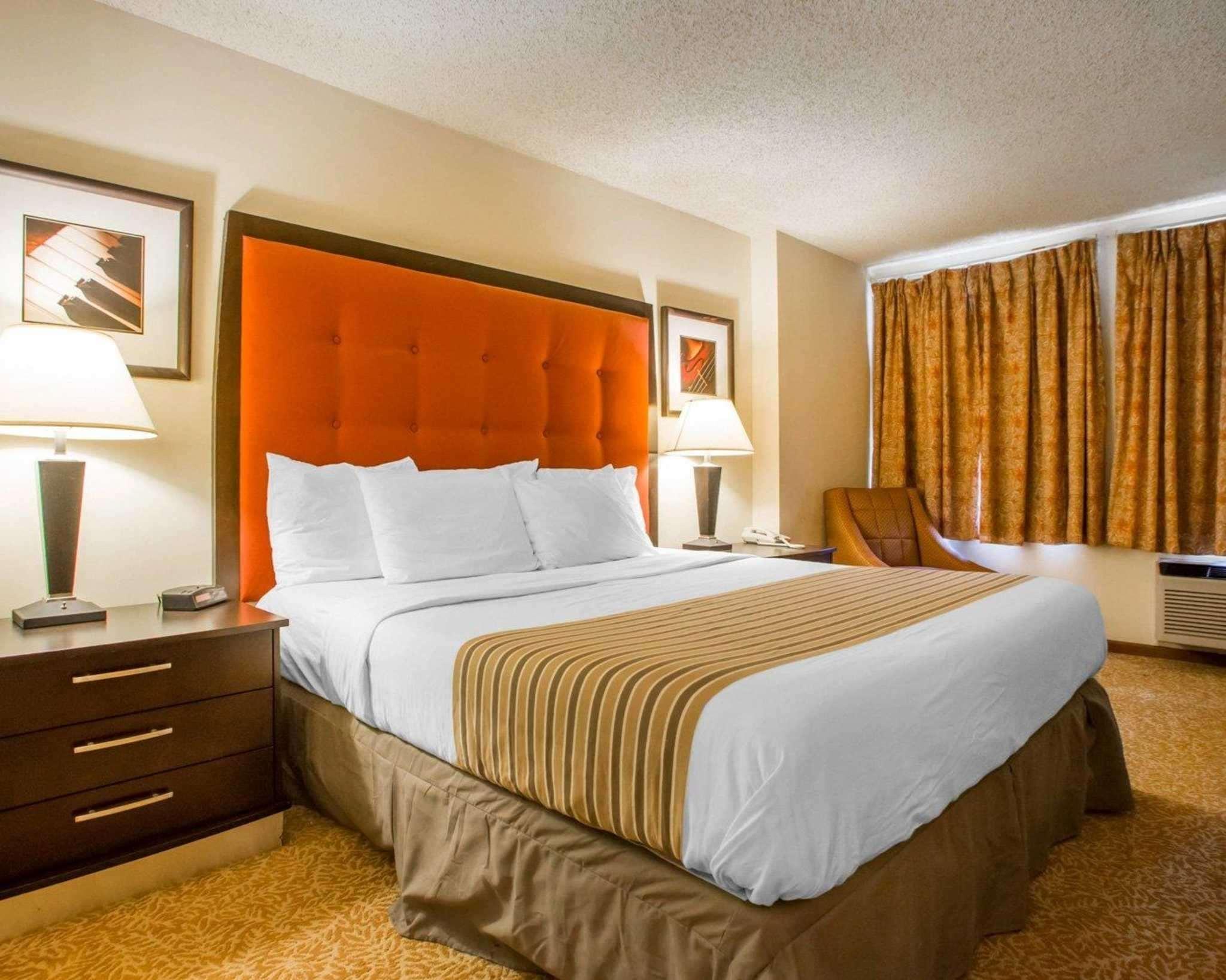 University Inn & Suites Stevens Point Exteriér fotografie