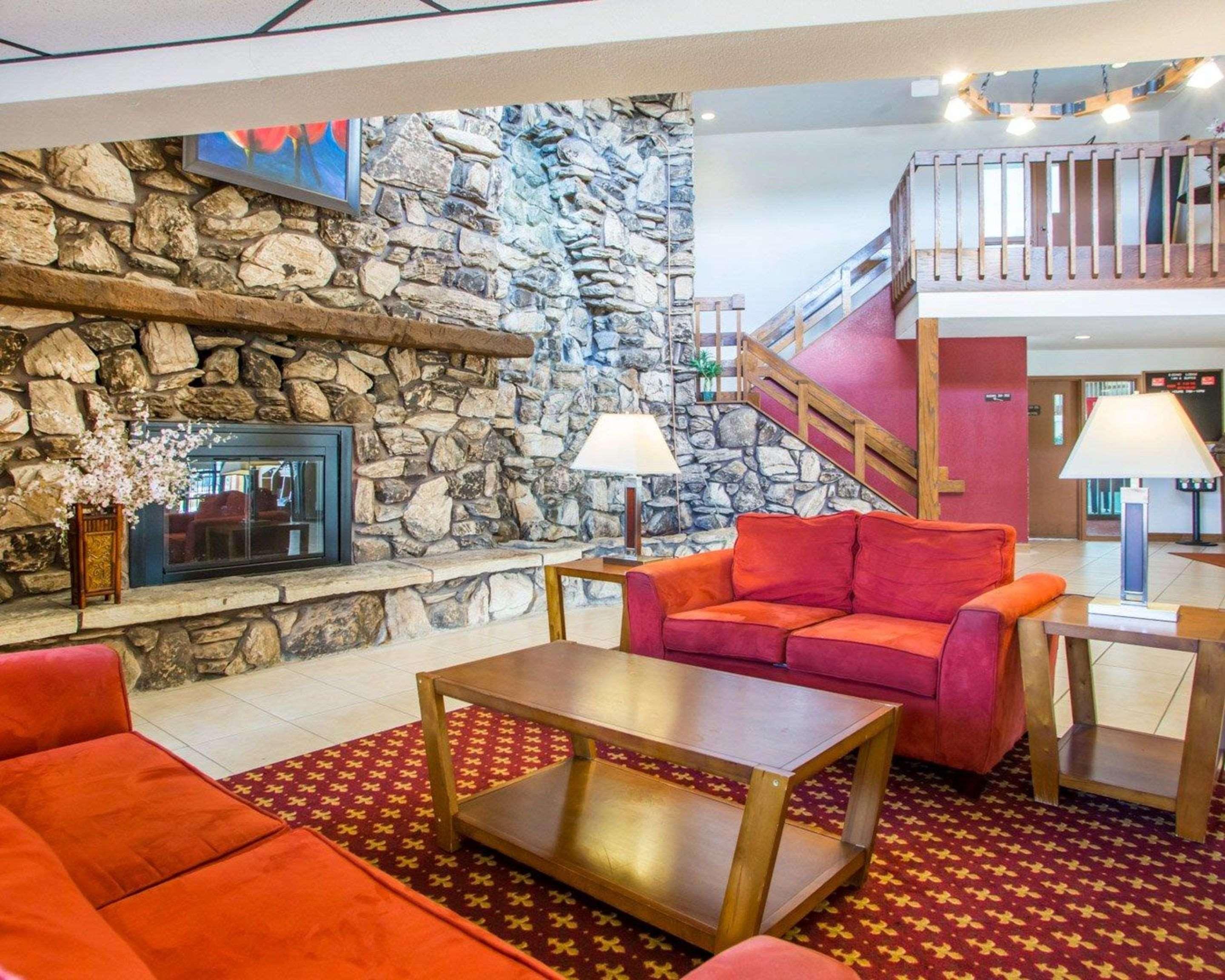 University Inn & Suites Stevens Point Exteriér fotografie