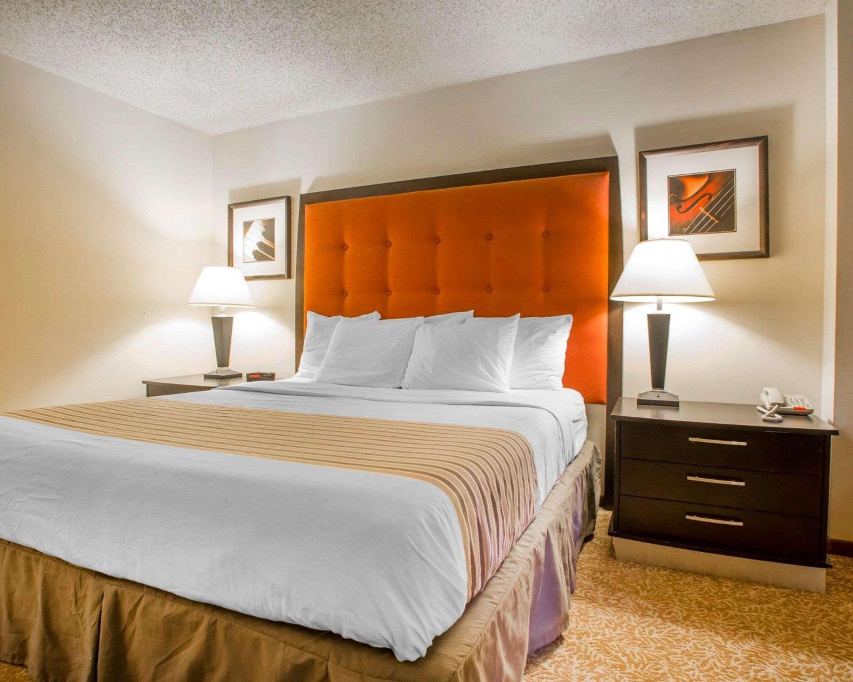 University Inn & Suites Stevens Point Exteriér fotografie
