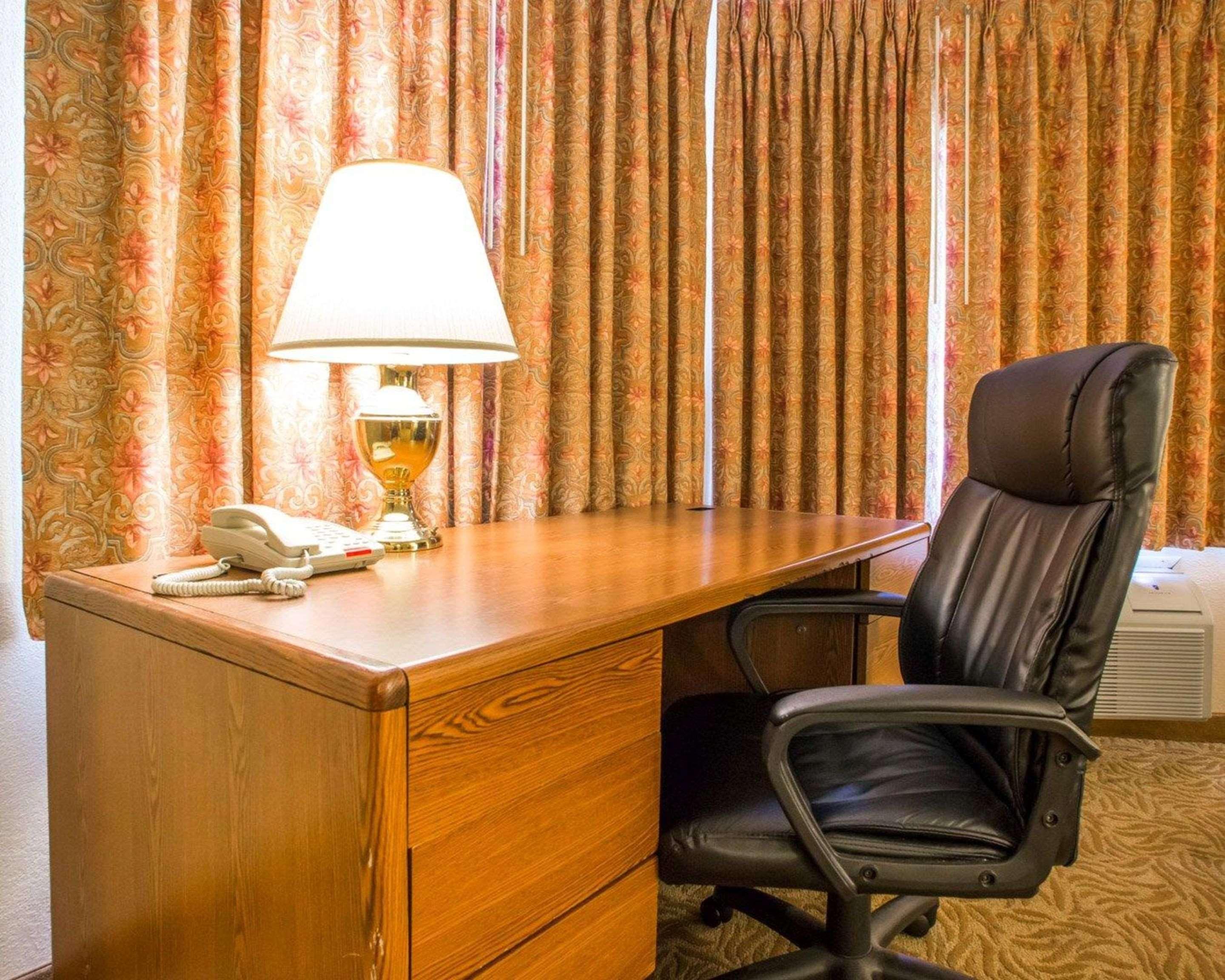 University Inn & Suites Stevens Point Exteriér fotografie