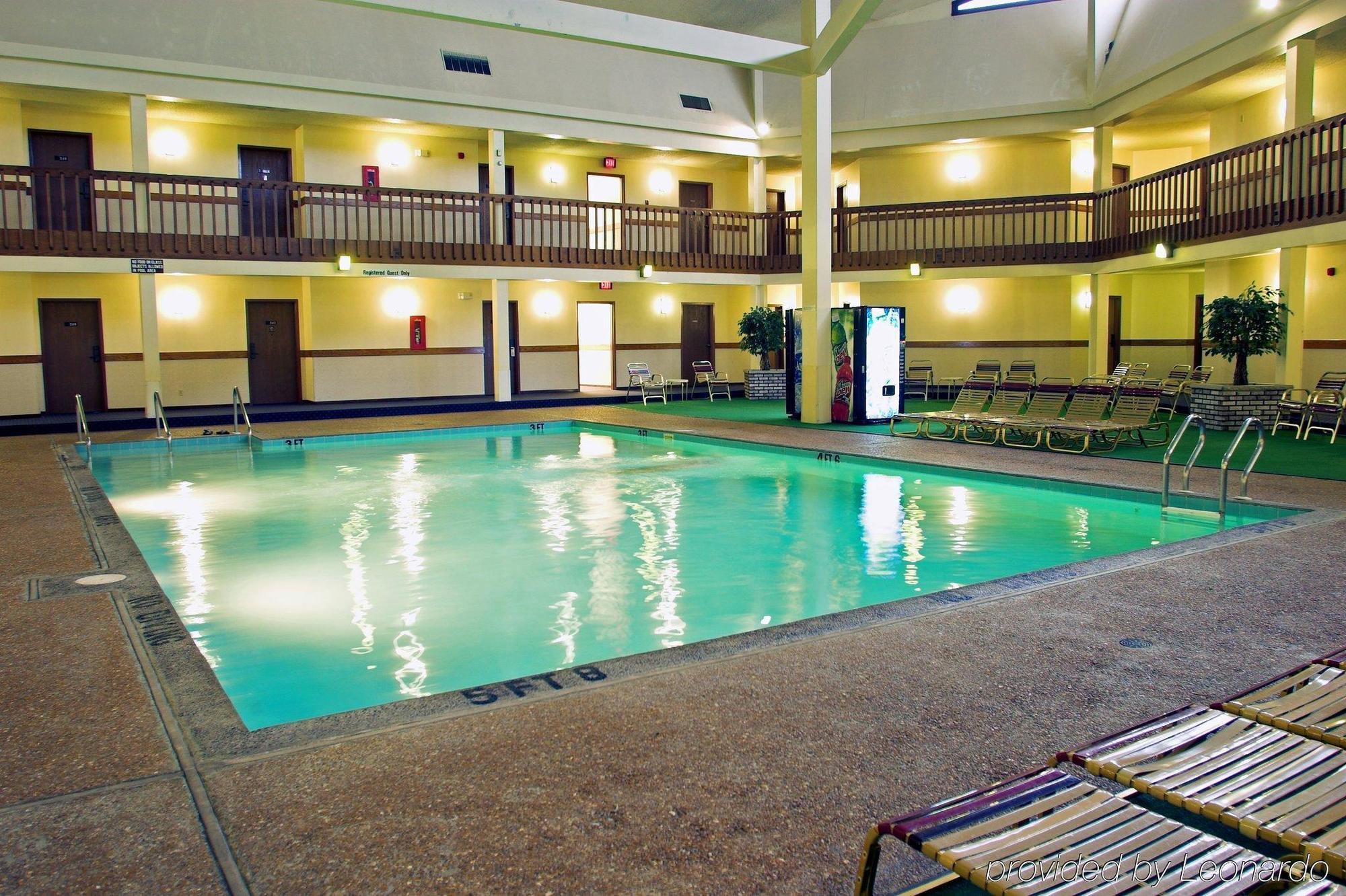 University Inn & Suites Stevens Point Exteriér fotografie