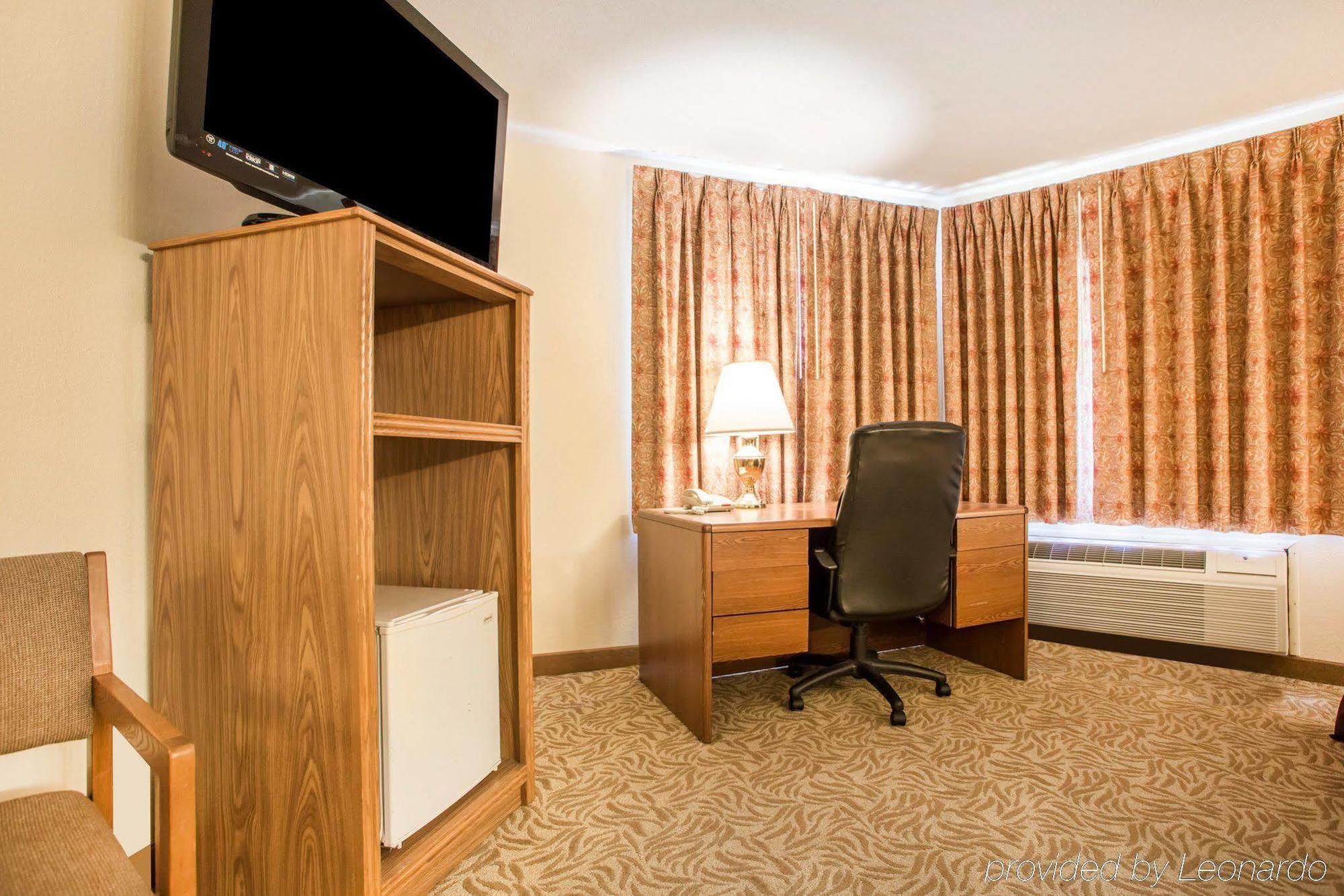 University Inn & Suites Stevens Point Exteriér fotografie