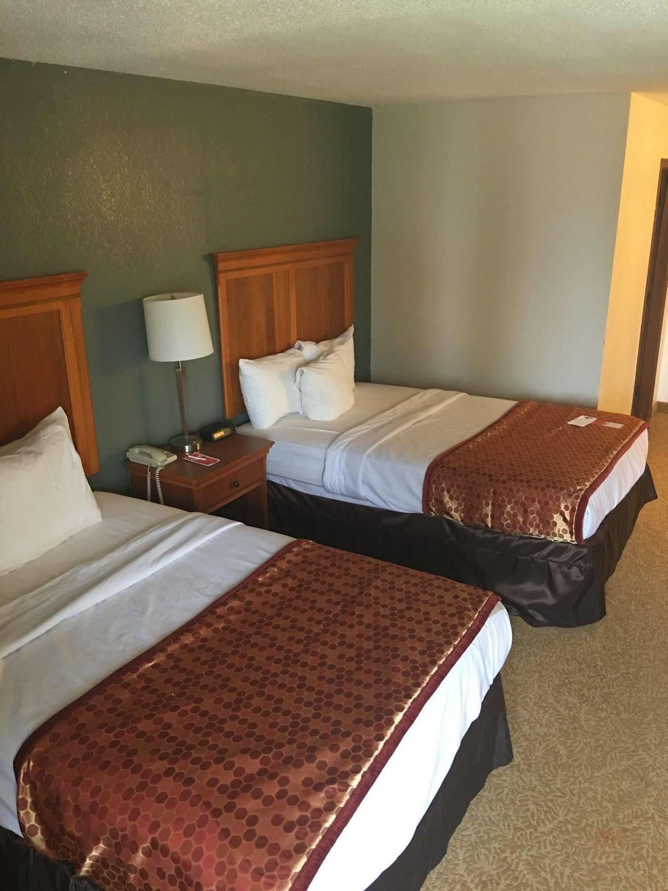 University Inn & Suites Stevens Point Exteriér fotografie