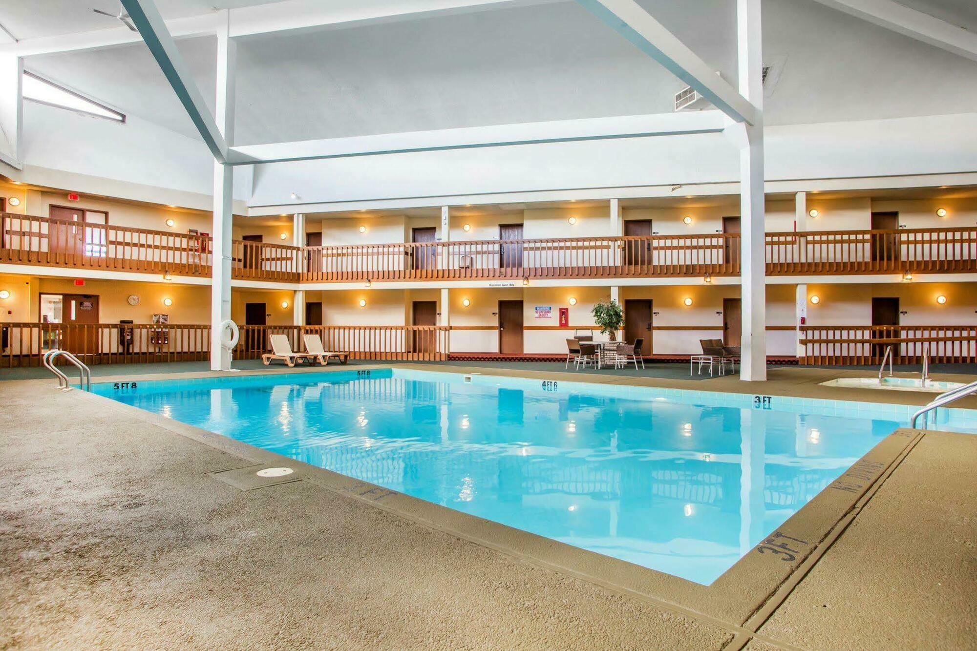 University Inn & Suites Stevens Point Exteriér fotografie