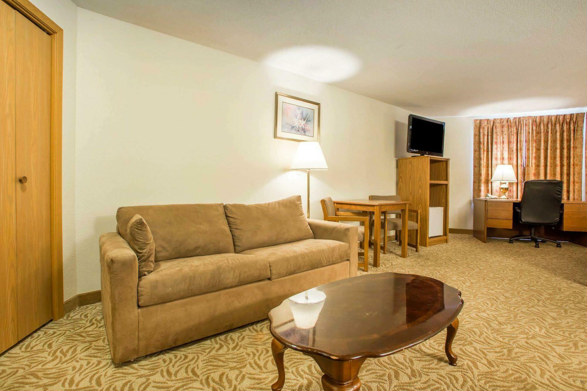 University Inn & Suites Stevens Point Exteriér fotografie